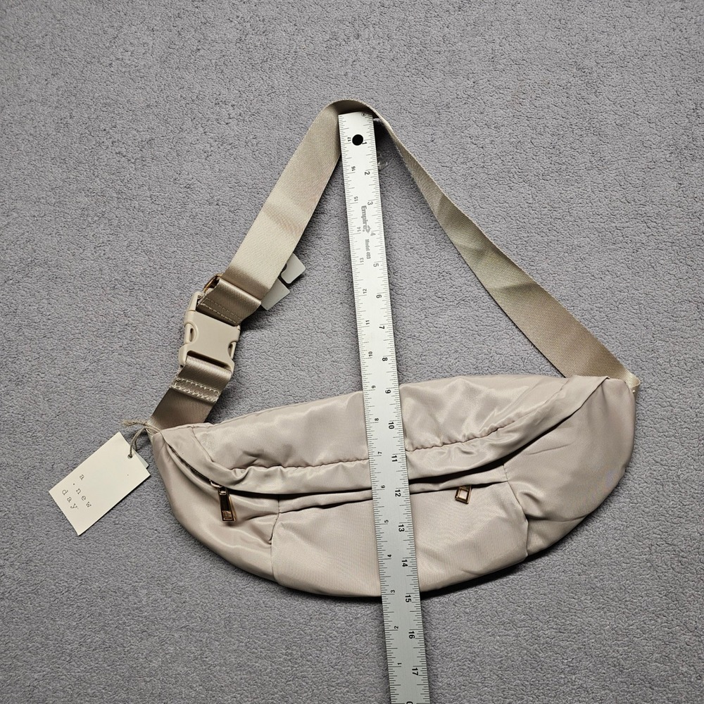 A New Day Fanny Pack Belt Bag‎ Womens Beige Adjustable Strap Zipper Closure - Picture 9 of 10